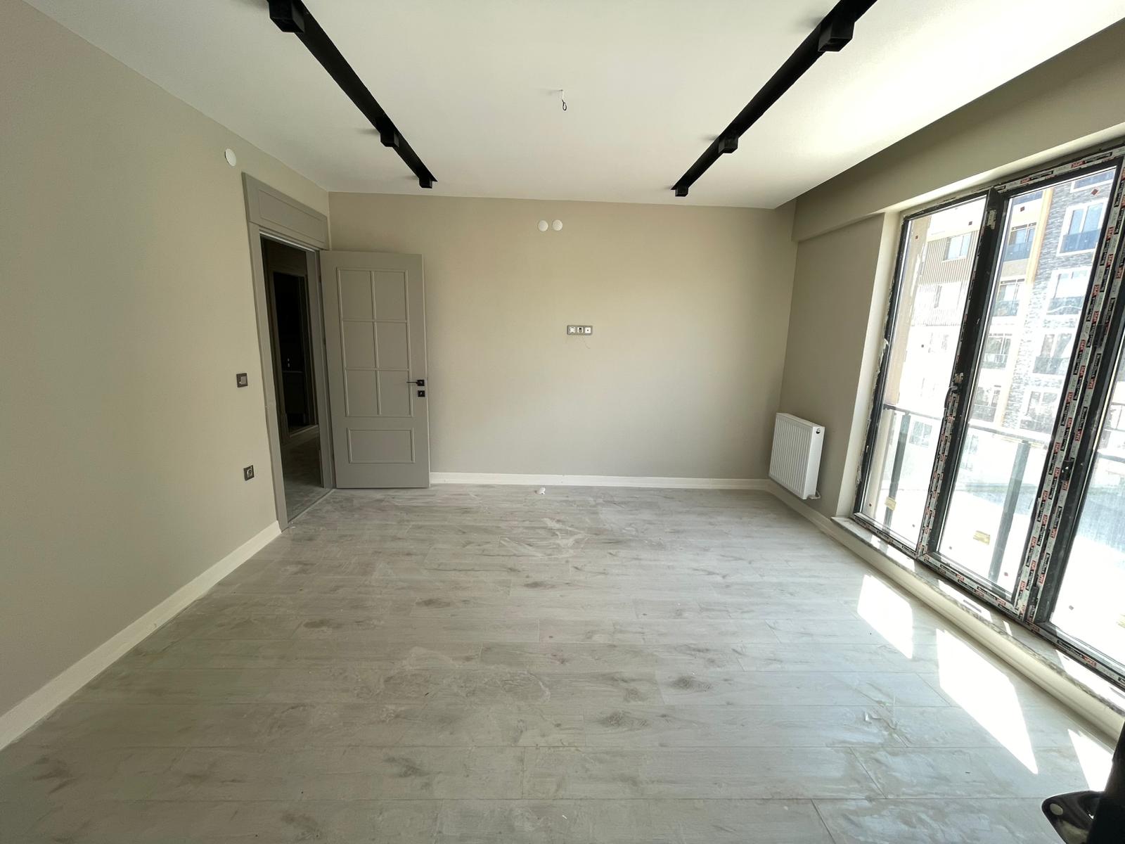 YILDIZKENT'TE BULVARDA SATILIK DAİRE